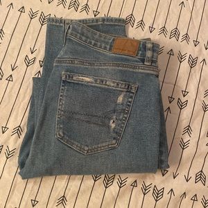 American Eagle Mom Straight Jean 6/Long